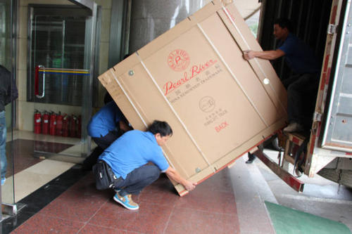独山钢琴贵重工艺品无忧运